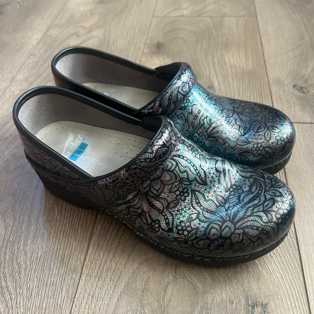 Dansko LT Black Iridescent Metallic Floral Patent Leather Clogs EUR 39  US 8.5-9